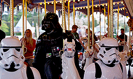 pixelrey:  Darth Vader goes to Disneyland