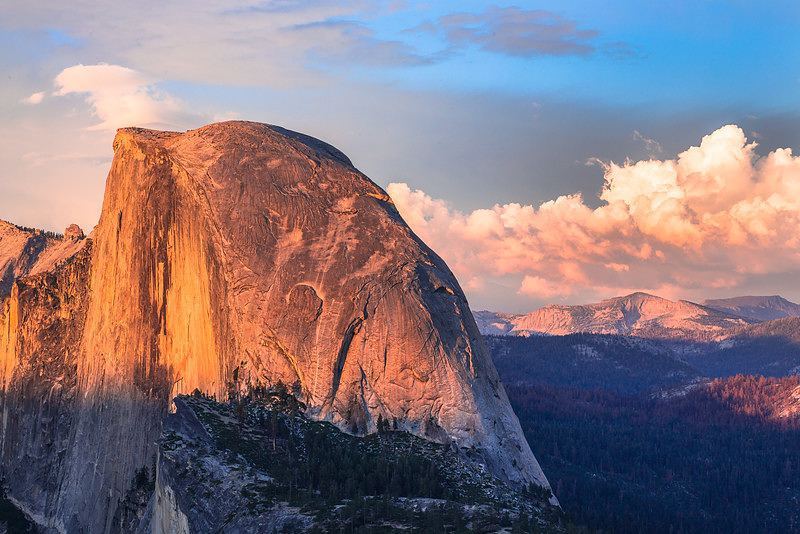 Half Dome, Yosemite National Park, USA. 🌲🌲🌲
From earlier this year, the last sun of day warms up Half Dome. #travel #photography #nationalpark #rocks #roadtrip #usa #nature #epic #clouds #warm #sunset #goldenhour #bucketlist #bucketlistcheck #forest...