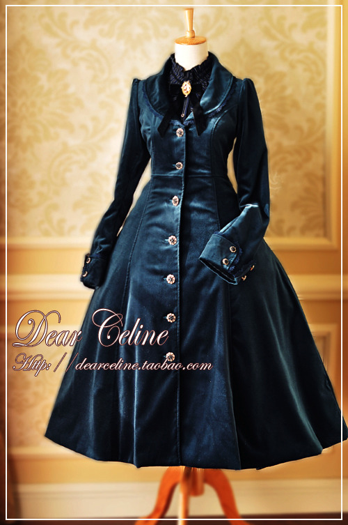xtoxictears:  truth2teatold:  Dear Celine Autumn Coat  Need it. 