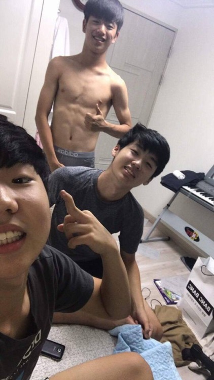 Porn photo allie-korean-gay:얼굴은 멀쩡한데 똘끼