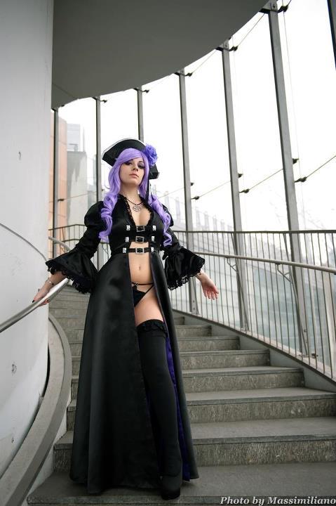 sexycosplaygirlsuk:  Cosplayer: Giada Robin Character: Emma Serie: Le Chevalier D’Eon