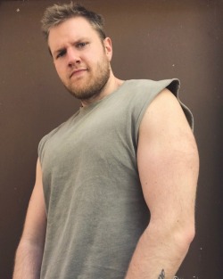 oddinvention:Look alive guys.. there’s a new blonde muscle cub in town. And he just bought a bunch of sleeveless T’s online