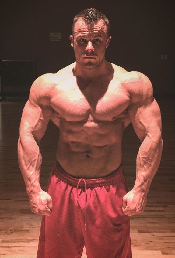 Rippling Defined Muscle!