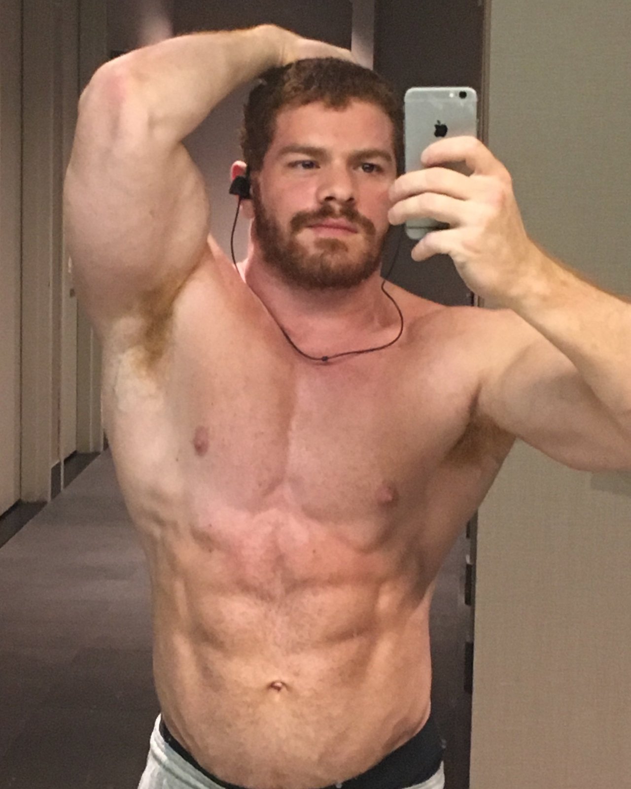 raunch-source:  Russ. 24yo. Gay. Top. -&gt; more Russ, my ginger lover...
