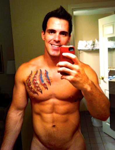 shitilikeandafewofme:  25 Year old straight guy, North Carolina. Follow me for more