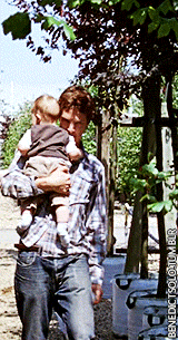 benedictsolo:  I’m not crying, there’s just daddy batch in my eyes.