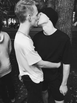 gay-love-blog:  gay-love-blog