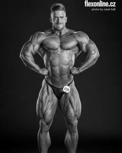 sexymusclebeast7: LOVE the legs on this guy!!  Vojta Trnka 