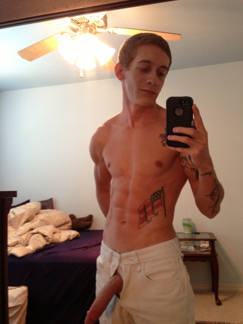 bigdickpix:  Find a gay sex partner: http://bit.ly/1M0Fh8b 