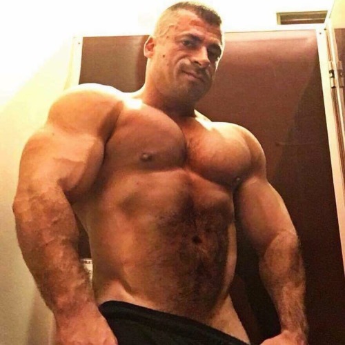 bodybuildermusclecentral:  @bodybuildermusclecentral