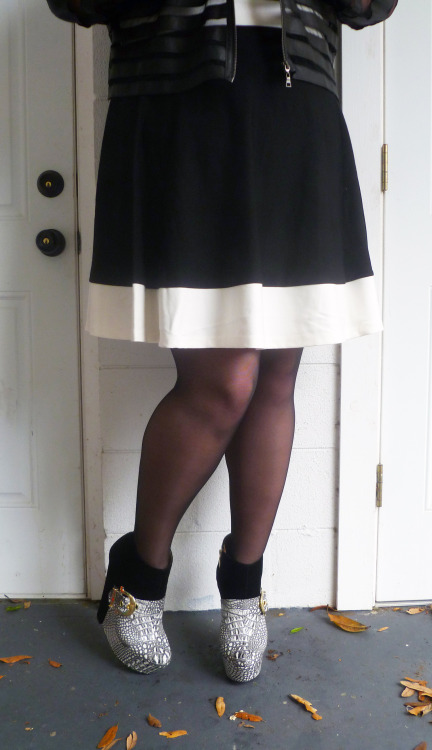 hisblackdress:Jacket: Ashley StewartDress: City Chic OnlineShoes: PaylessI’ve been trying to m