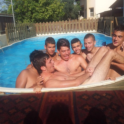 homoeroticusrex: Tub time!