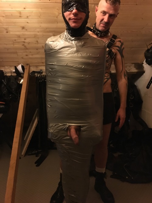 jamesbondagesx:  Intruder mummified and punished.