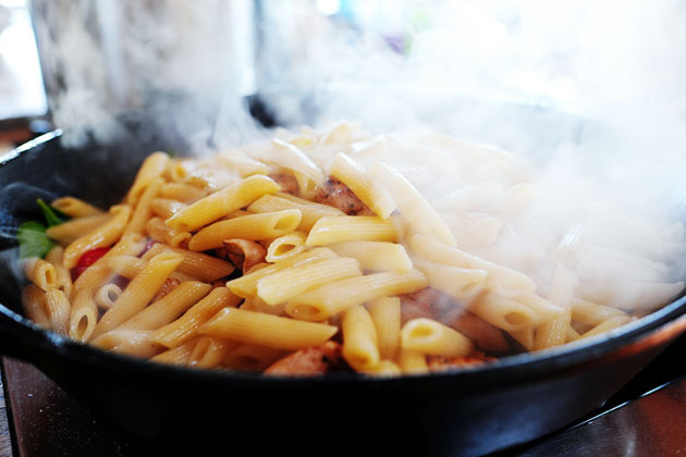 prettyfoods:  Chicken Florentine Pasta