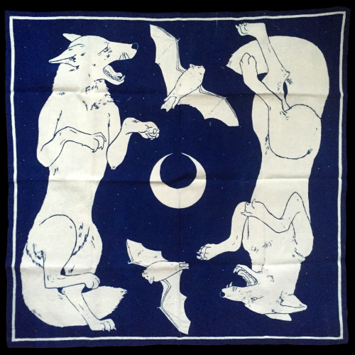 Tapestry nº 2. Guineus i ratpenatsCyanotype on cotton, 80 x 80 cmSecond piece of a series of ha