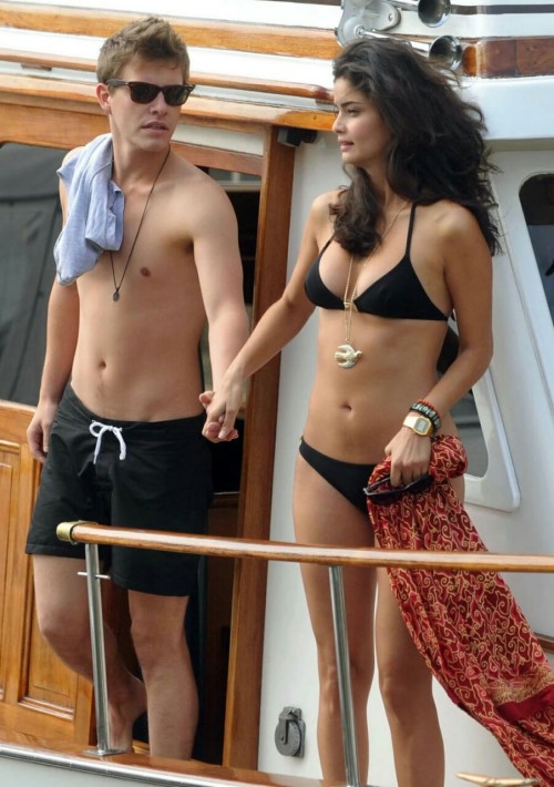 hotfamousmen:  Xavier Samuel