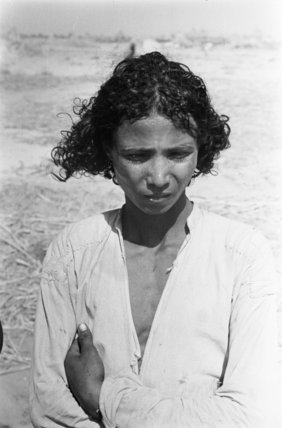 بورتريه لصبيّين في وادي ضمد. - 1947م.تصوير: ولفريد ثيسجر.Portrait of boys in Wadi Damad region. - 19