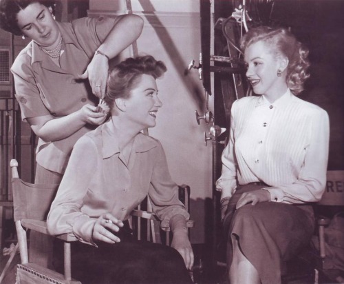 marilynmonroeahiddentalent:  Anne Baxter and Marilyn Monroe on the set of All About Eve (1951) 