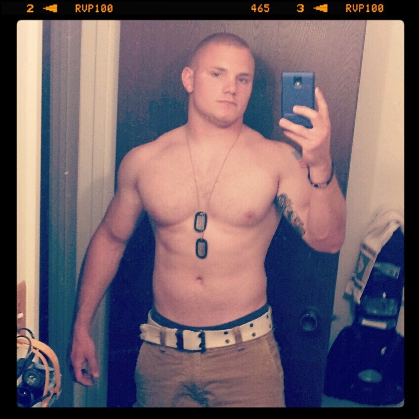 texasfratboy:  damn i love me a hot military stud - and there’s lots of them running
