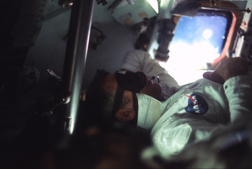 mister-nobody:humanoidhistory: December 17, 1972 — Apollo astronauts catch some zzzz’s on the journe