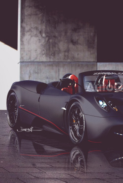 passion-sport-motors:  Pagani Huayra Roadster