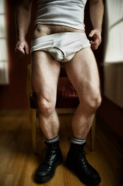 bigbroth4u:  Men with sexy legs, wearing