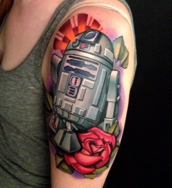 feather-whores:  inkt0xicated:  R2 D2 traditional  the judges on ink master would yell at you because this isn’t the traditional tattooing style