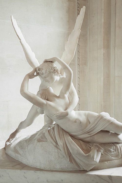2seeitall:Psyche Revived by Cupid’s Kiss, Antonio Canova | Musée du Louvre, ParisParis | White |Scul