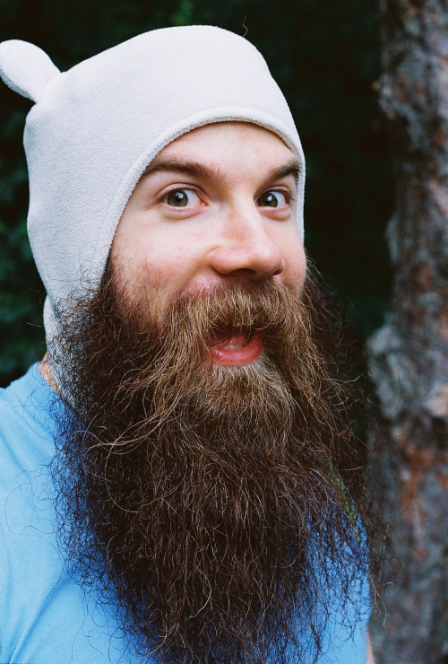 dinobuttz:  adventuretiem:  future-finn:  Two weeks to Otakon.  good god your beard is just getting moar and moar majestic!  Dude you are the most majestic/beastly man I have ever seen. 