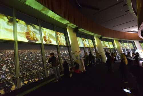 Anime-Now.com has documented the plot details of the exclusive anime short “Great Shingeki Tower,” now being shown at the Shingeki no Kyojin “attack on SKYTREE” event!  In the short, the characters from Attack on Titan are part of the Sky Survey