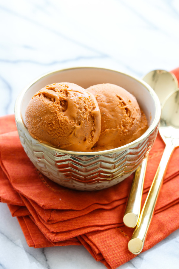 sweetoothgirl:   Thai Tea Ice Cream   