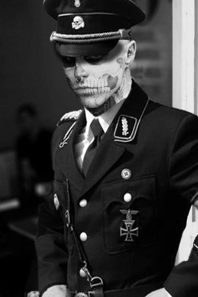 elizabeth-lycanthropia:  Two perfections - the most beautiful uniform on the most