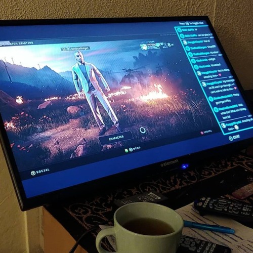 Drinking Peppermint tea and watching my boyfriend play &ldquo;Blackout&rdquo; in COD: BO4~ L