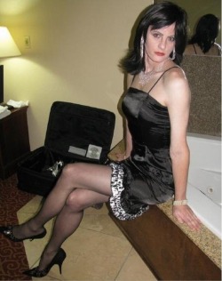 funkyfiona:  Shocking Crossdresser secrets - http://amzn.to/1FbLwnI 