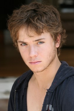 meninvogue:  Jeremy Sumpter