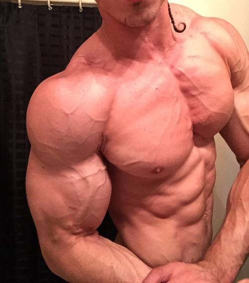 whitepapermuscle:  Zach Zeiler 