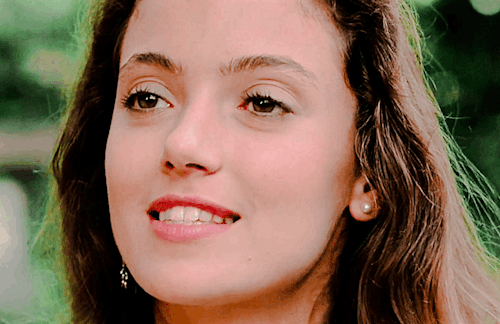 MIA SARA As SLOANE PETERSON In FERRIS BUELLER’S DAY OFF (1986)