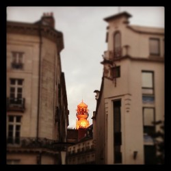 #NANTES  #horloge #JFX #meshumeurstan #or #couleur #time #commerce #ville