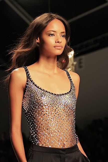 voguehawaiinei:   malaika @ blumarine ss14 