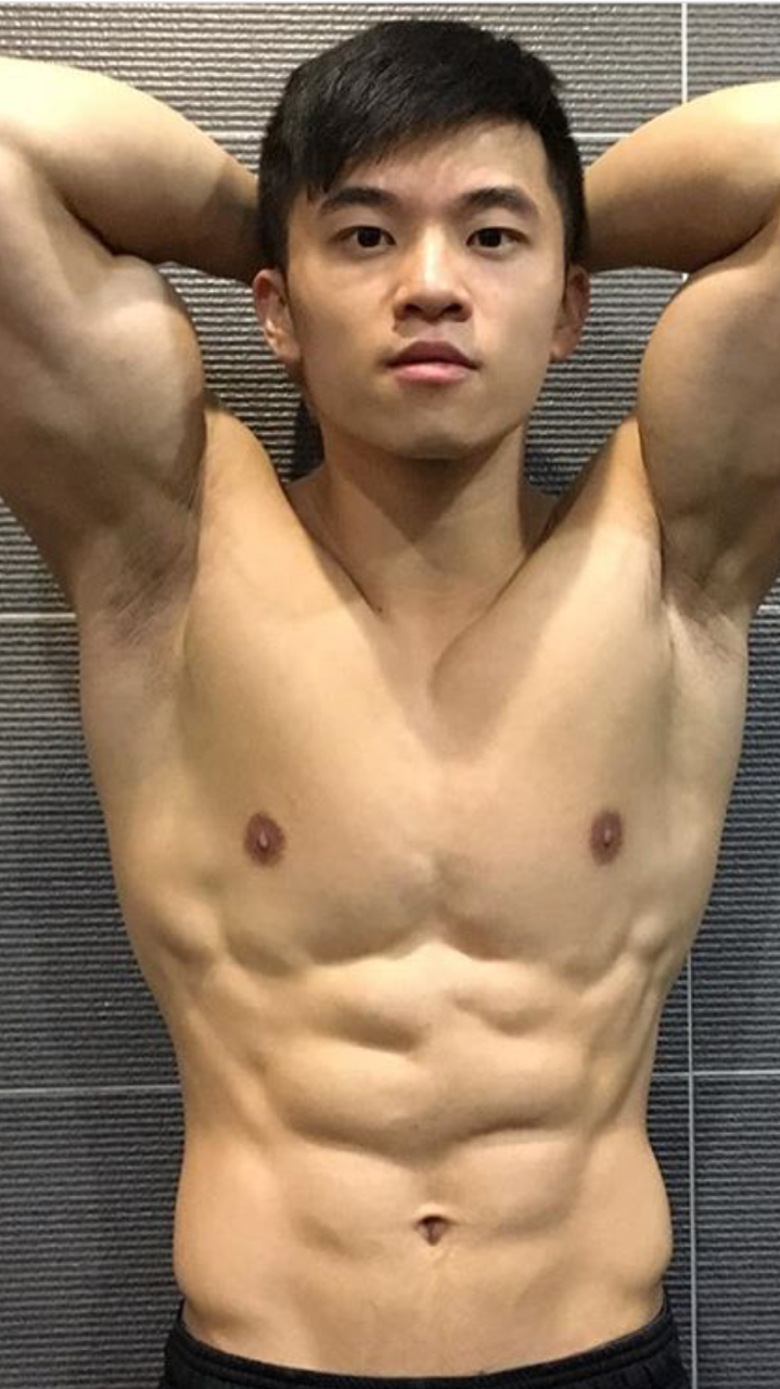 mantop106906:  台大晏人物攝影…兩年前因為跟女網友視訊聊天影片外流轟動ㄧ時的台灣直男健身教練…小葉