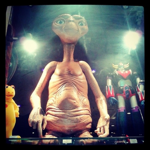 E.T.!!!! #e.t. #alien #spielberg #geek #geekette #goldorak #casimir #toystagram #musthave #album #ig