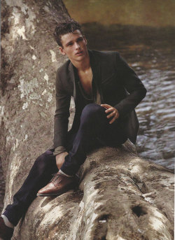  Simon Nessman 