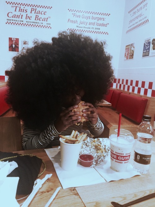 c0deinebaby: black-chalewotey: When you think of dieting but then you realize the Lord made you and 
