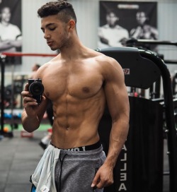 tripltap:  Gymspiration with Kyle Mullen