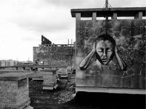 sixpenceee:  Graffiti found in Prypiat, Ukraine, the town abondaned in the aftermath of the Chornobyl’s nuclear disaster MORE PICTURES You may also like: CREEPY SCULPTURES MEANT TO REPRESENT HUMAN RIGHTS ABUSE 