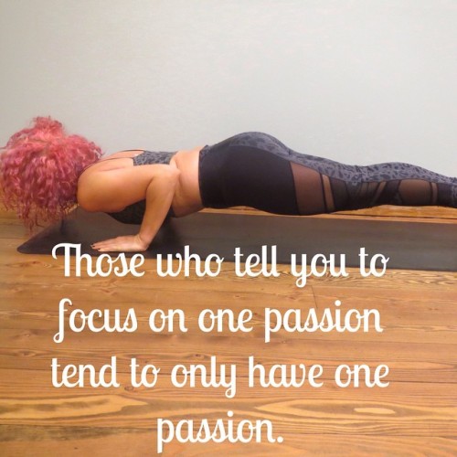 #sexyfitcrew #goals #fitfam #chaturanga #yoga #pinkhair #passion #justbreathepant #joblove #Eatclean