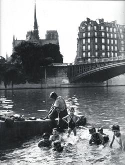 mimbeau:  Bath in the Seine Paris circa 1930