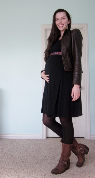 Follow my new blog “Pregnant womens’ wearing pantyhose”:phregnant.tumblr.com