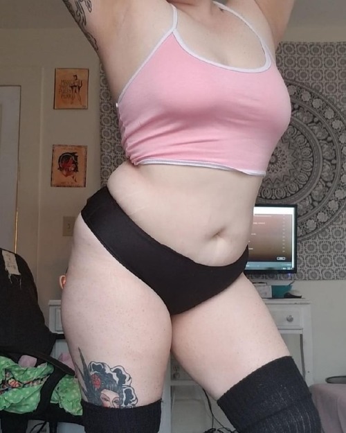 Happy Hump Day! . . . . #thicc #thick #pale #pawg #pawgbooty #curvygirl #curvy #thick #redhead #bbw 