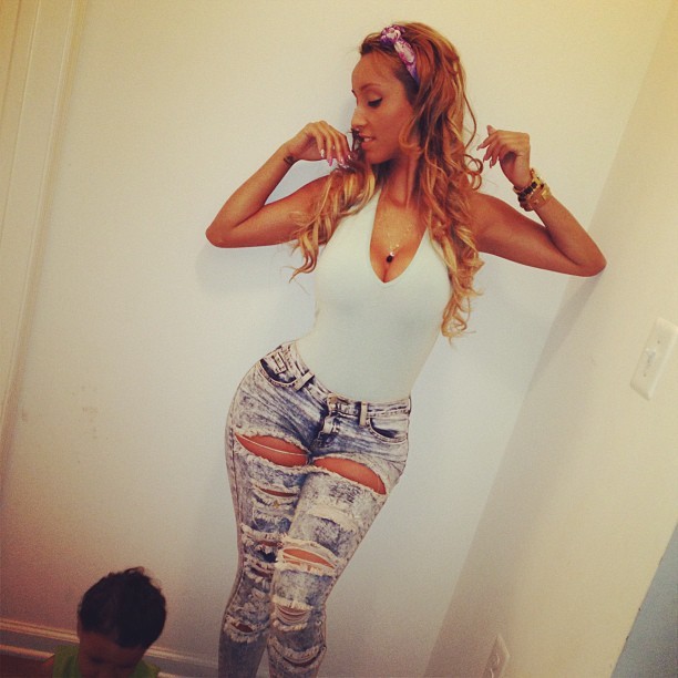 fashionistasrus:  laoliviamarie 